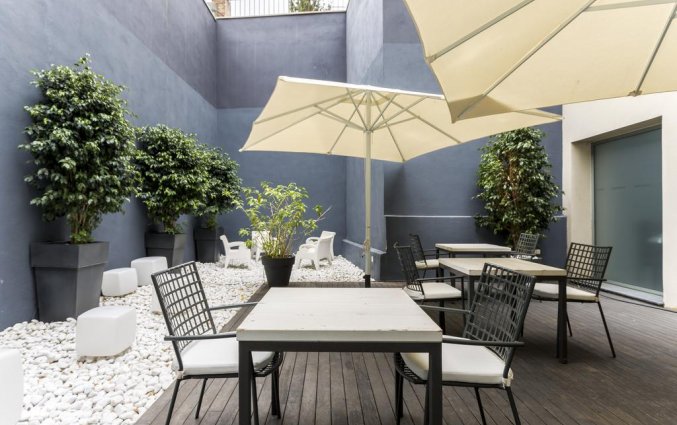 Terras van hotel Room Mate Carla in Barcelona